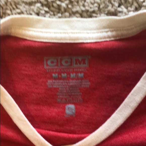 CCM Detroit Red Wings Long Sleeve Tee- Medium - Picture 2 of 3